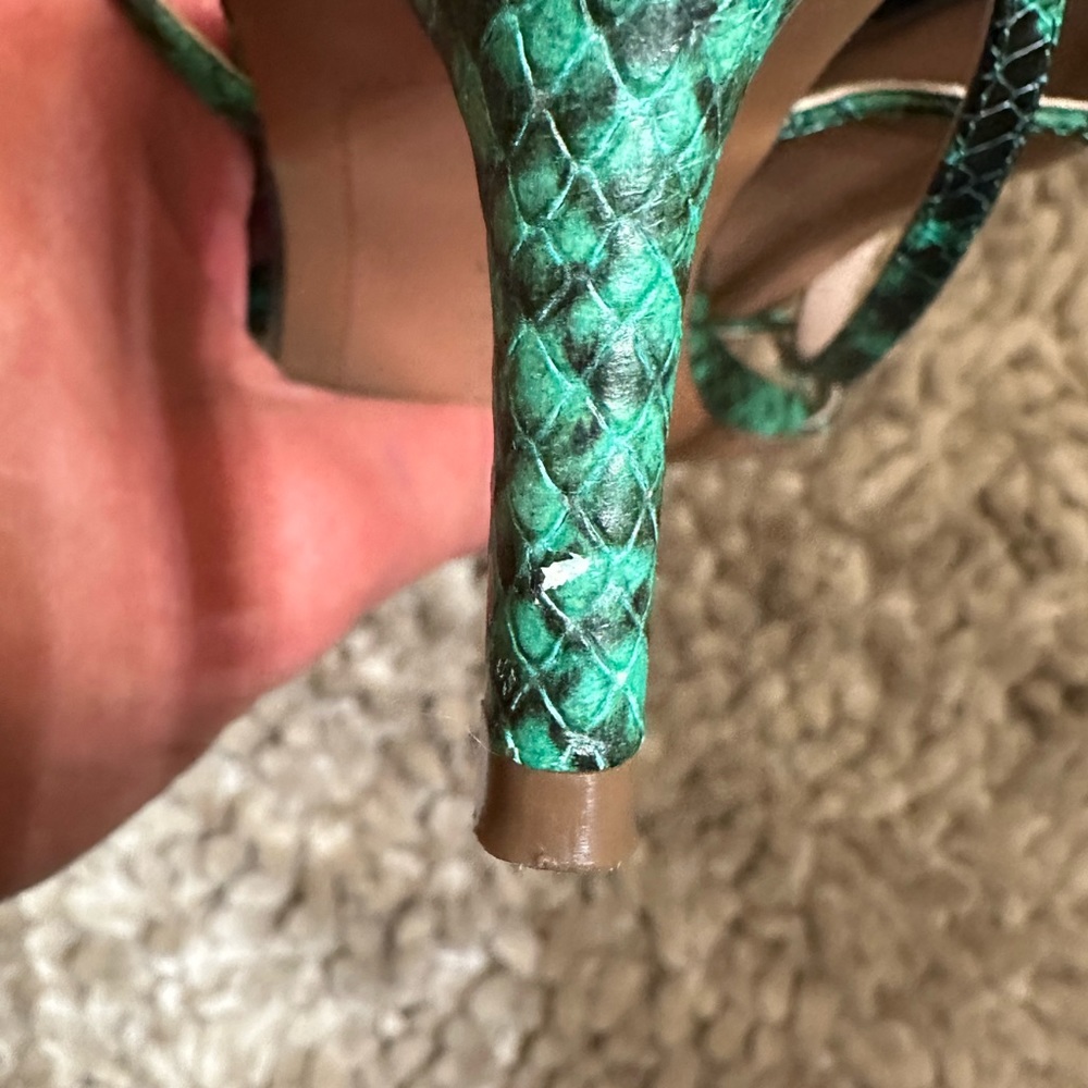 Banana Republic Leather Strappy Toe Ri Sandal sz 9 - Picture 7 of 12